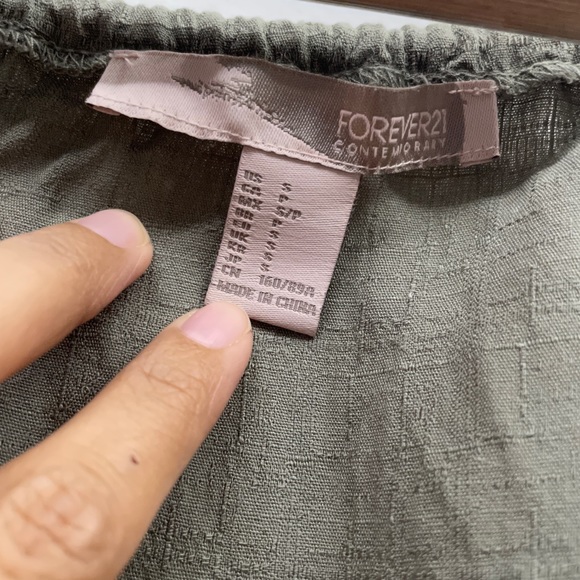 Forever 21 contemporary wrap top - Picture 3 of 9